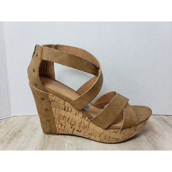 report wedge sandals
